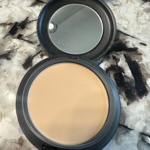 MAC Studio Fix Compact - original formula - NC25